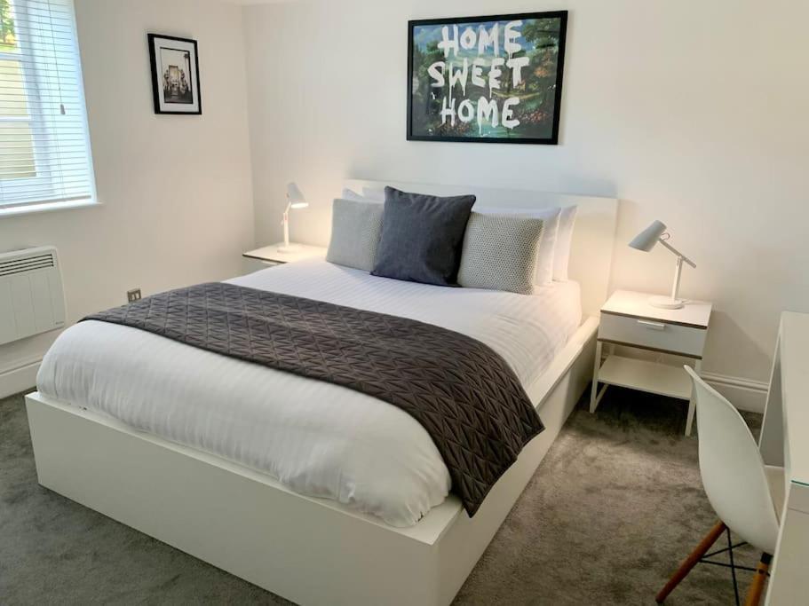 Modern, Period Property With Parking - Located Near Uni, Hospital & Town Centre レディング エクステリア 写真
